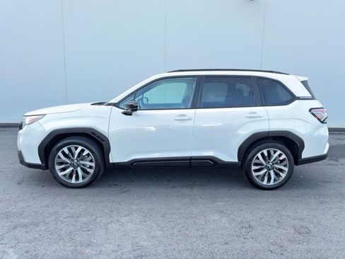Used 2025 Subaru Forester Touring AWD/4WD image 10