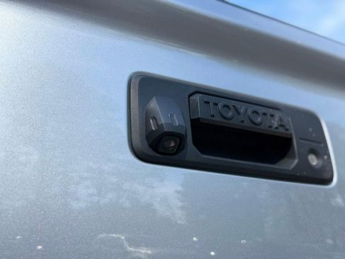 Used 2019 Toyota Tundra Limited w/ Limited Premium Package image 10