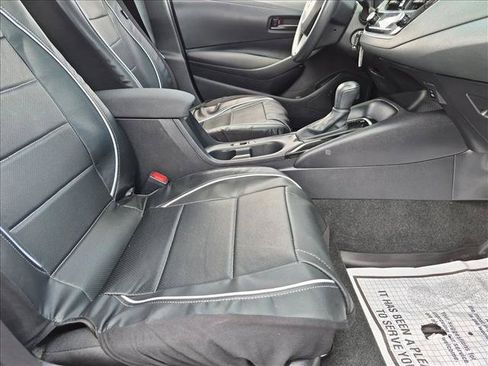 Used 2025 Toyota Corolla LE FWD image 18