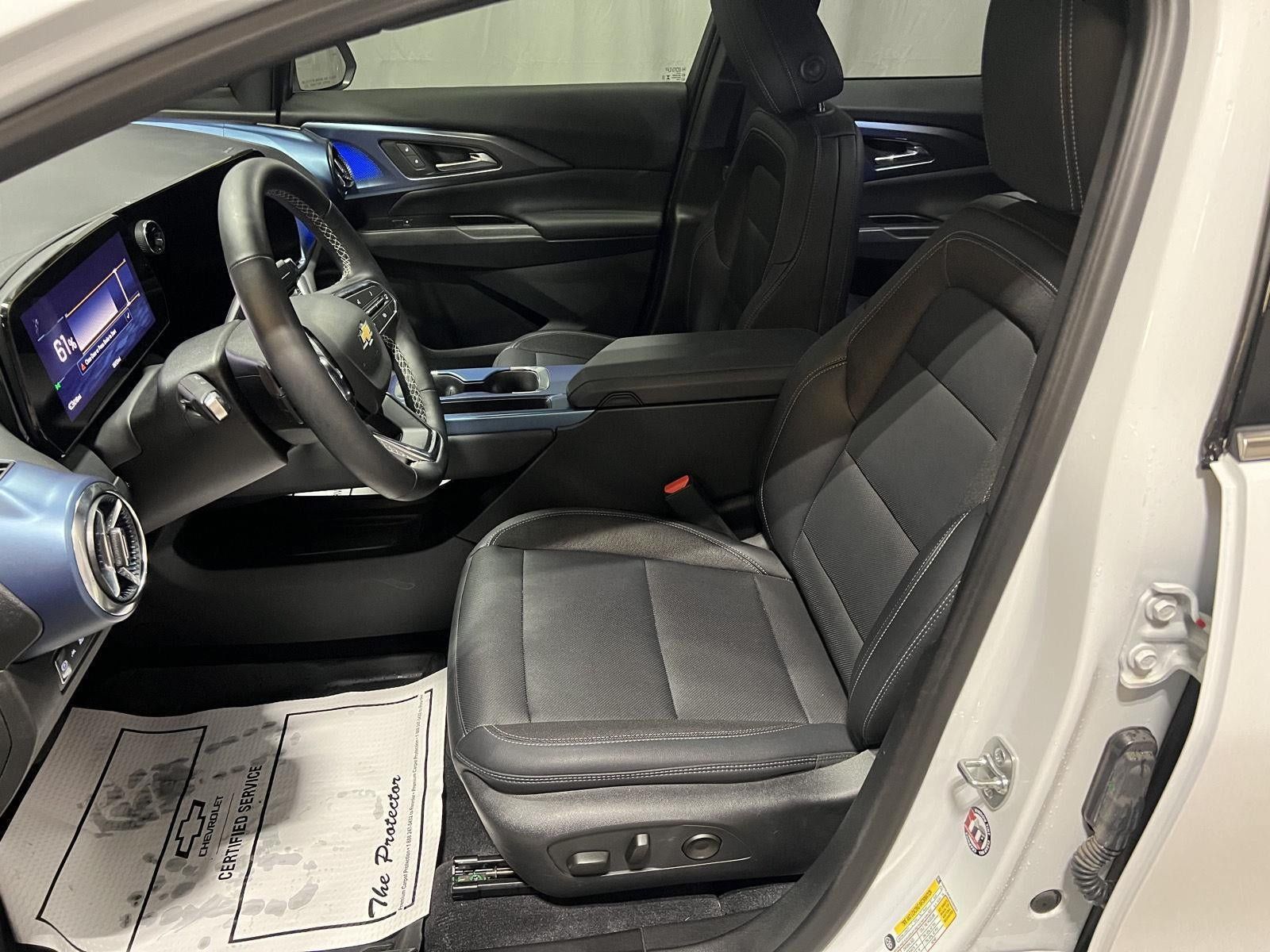 Used 2024 Chevrolet Equinox EV LT w/ LPO, Blackout Package FWD image 18