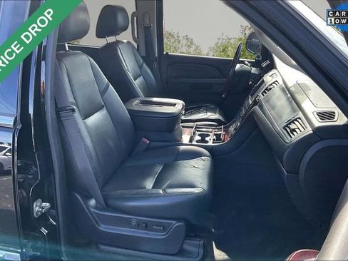 Used 2013 Cadillac Escalade EXT Premium AWD/4WD image 7