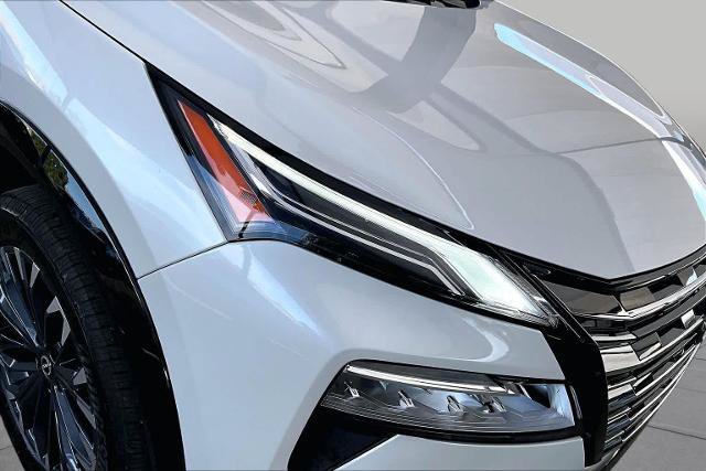 Certified 2025 Nissan Rogue Platinum w/ Platinum Premium Package FWD image 28