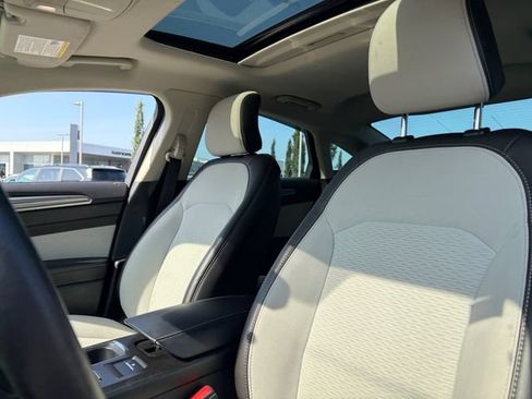 Used 2019 Ford Fusion SE w/ Equipment Group 151A FWD image 29