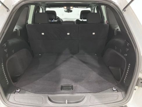 Used 2017 Jeep Grand Cherokee Laredo image 15