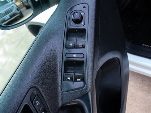 Used 2018 Volkswagen Tiguan Limited image 13