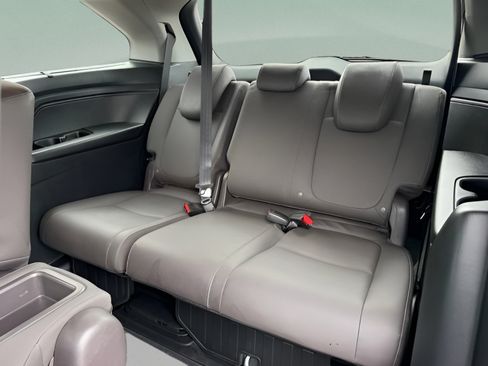 Certified 2024 Honda Odyssey Touring image 25