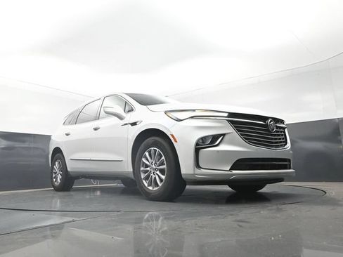 Used 2023 Buick Enclave Essence FWD image 27