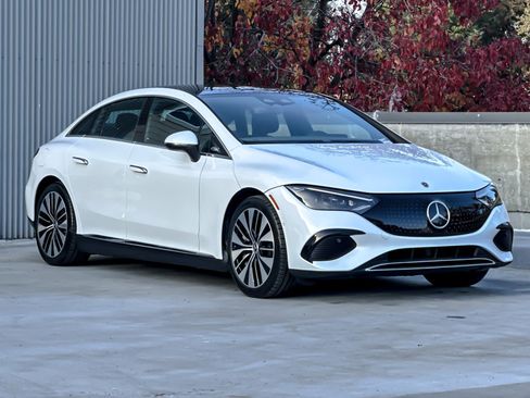 Used 2023 Mercedes-Benz EQE 500 4MATIC Sedan image 10