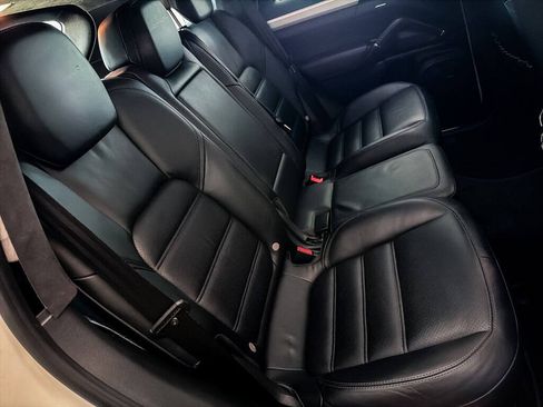 Used 2013 Porsche Cayenne Turbo w/ Premium Pkg Plus AWD/4WD image 25