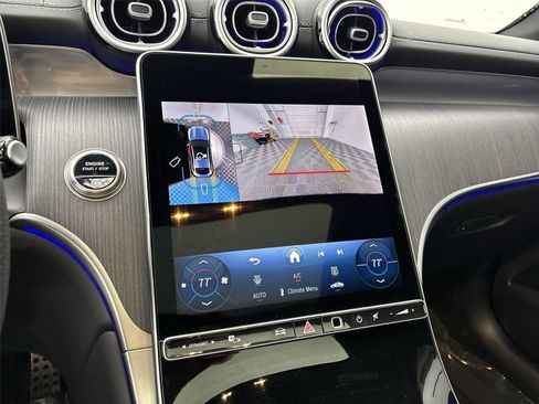 Used 2025 Mercedes-Benz GLC 300 4MATIC image 30