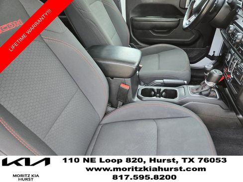 Used 2022 Jeep Wrangler Unlimited Rubicon AWD/4WD image 19