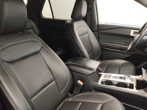Used 2020 Ford Explorer XLT w/ Equipment Group 202A RWD image 21