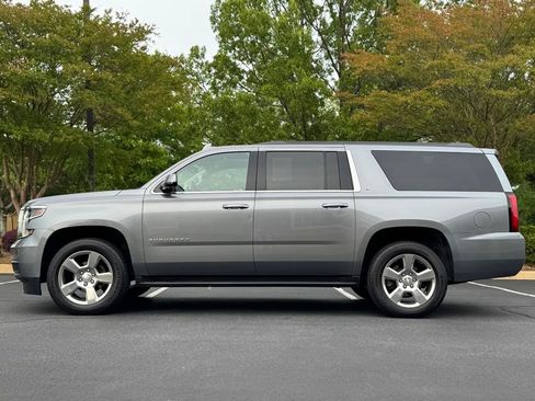 Used 2020 Chevrolet Suburban LT AWD/4WD image 3