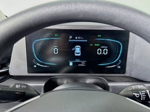 Used 2023 Kia Niro LX FWD image 28