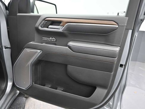 Used 2024 Chevrolet Silverado 1500 High Country w/ Technology Package image 18
