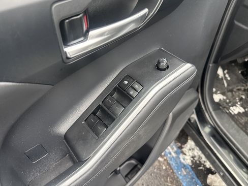 Used 2023 Toyota Highlander XLE image 17