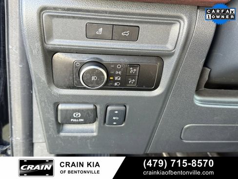 Used 2024 Ford Expedition Limited image 13