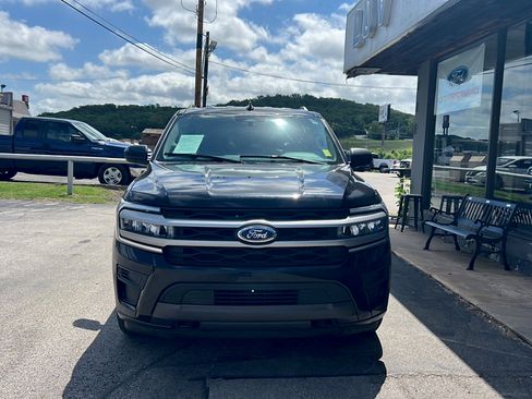 Used 2023 Ford Expedition Max XLT AWD/4WD image 3