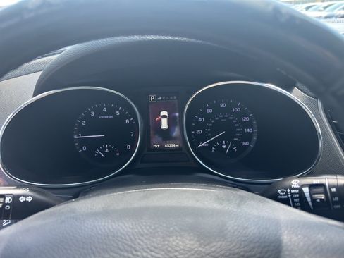 Used 2017 Hyundai Santa Fe Limited FWD image 13