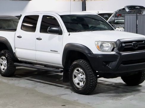 Used 2015 Toyota Tacoma PreRunner w/ Convenience Package image 3
