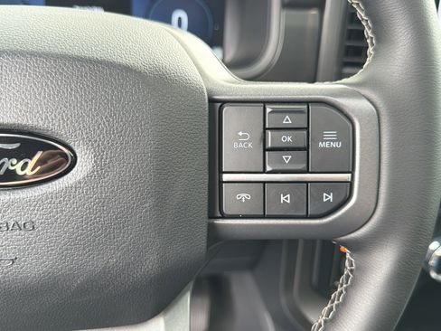 Used 2025 Ford F150 Lariat AWD/4WD image 33