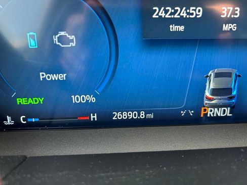 Used 2024 Ford Escape Platinum w/ Class II Trailer Tow Package AWD/4WD image 16