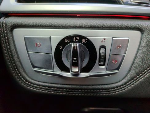 Used 2019 BMW 750i w/ M Sport Package image 23