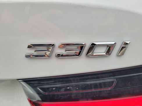 New 2025 BMW 330i xDrive Sedan w/ Convenience Package image 14
