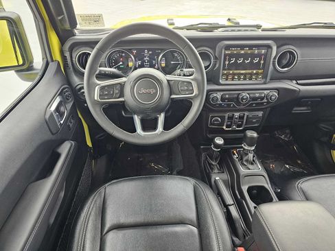 Used 2023 Jeep Wrangler Unlimited Sahara AWD/4WD image 18