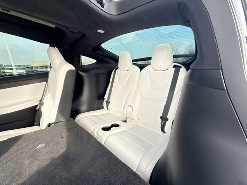 Used 2018 Tesla Model X 75D image 25