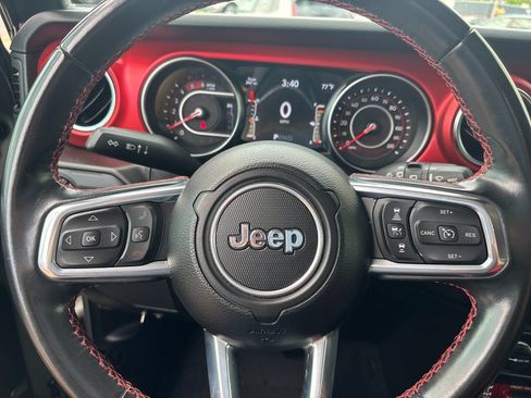 Used 2022 Jeep Wrangler Unlimited Rubicon w/ Dual Top Group AWD/4WD image 25
