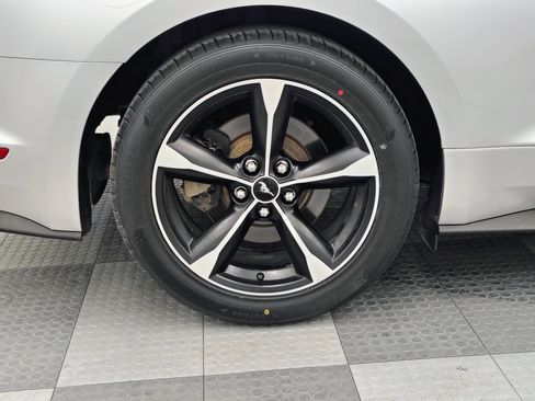 Used 2018 Ford Mustang Coupe image 11