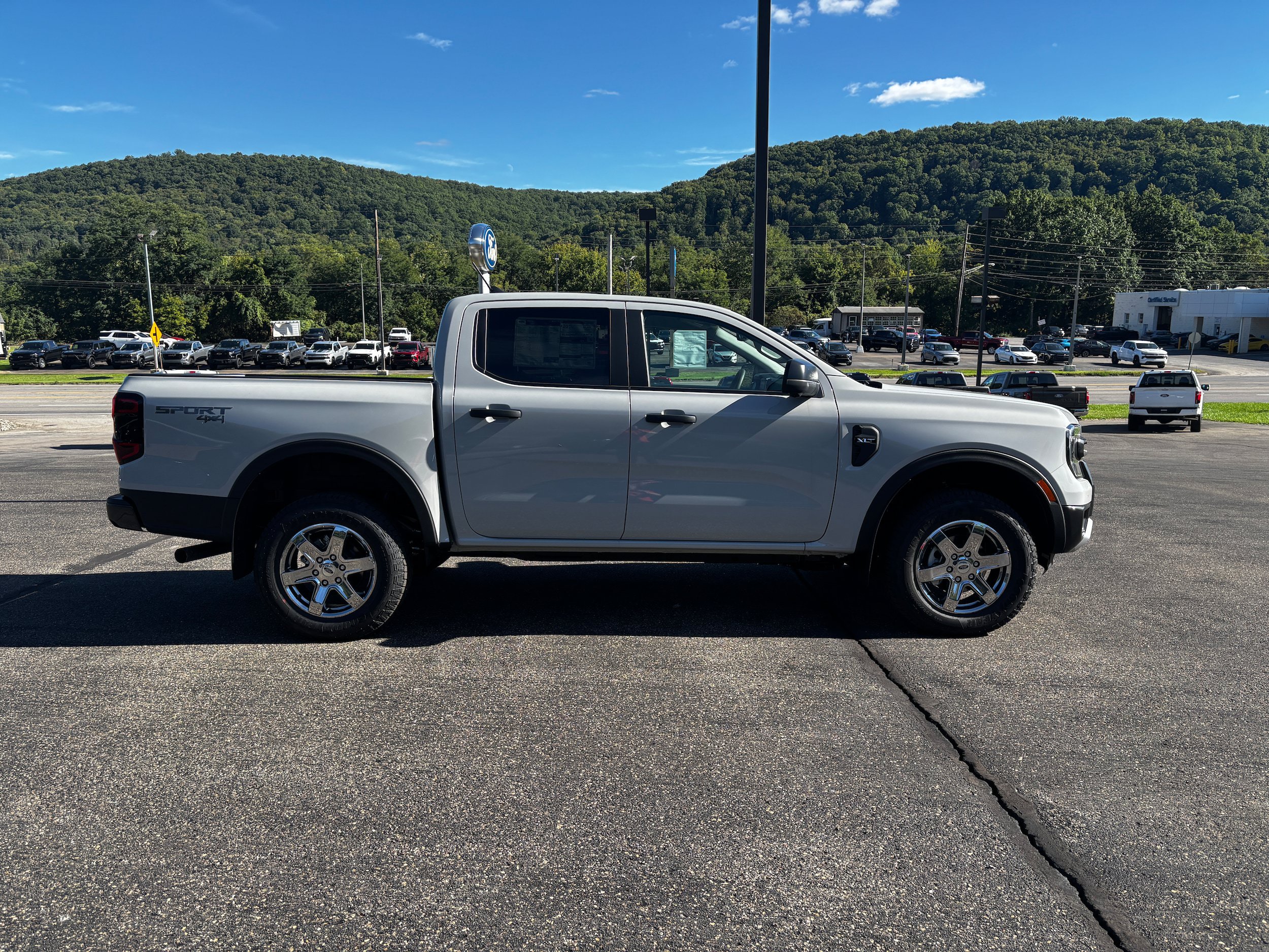 New 2026 Ford Ranger XLT w/ Equipment Group 301A High AWD/4WD image 4