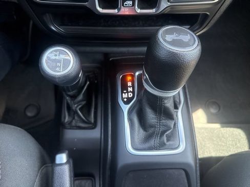 Used 2022 Jeep Wrangler Unlimited Sport AWD/4WD image 19