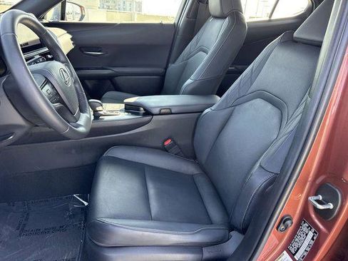 Certified 2025 Lexus UX 300h FWD w/ Accessory Package (Z2) image 11
