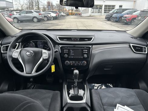 Used 2016 Nissan Rogue S image 9