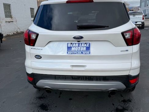 Used 2019 Ford Escape SEL image 3