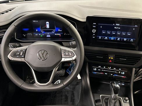 New 2025 Volkswagen Jetta SE image 13