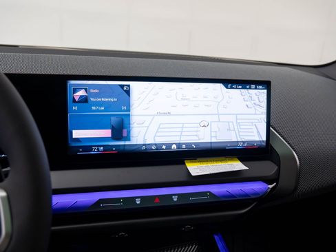 New 2025 BMW X3 xDrive30i w/ Premium Package image 16