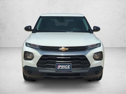Used 2022 Chevrolet TrailBlazer LS FWD image 2