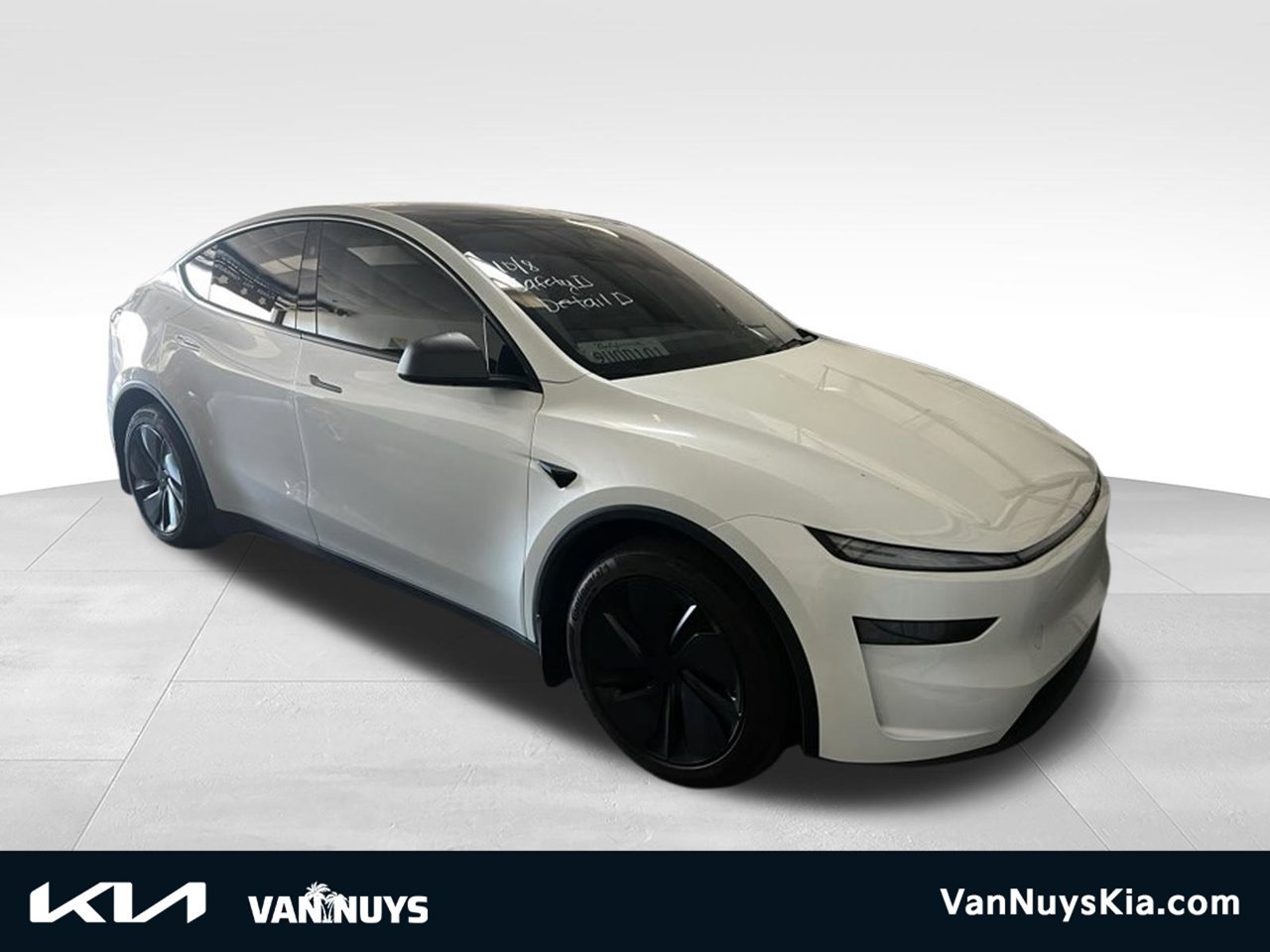 Used 2026 Tesla Model Y Long Range AWD/4WD image 1