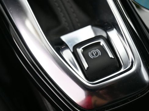 Used 2025 Chevrolet Trax LT FWD image 30