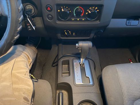 Used 2006 Nissan Frontier NISMO w/ (J01) Sunroof Pkg image 38