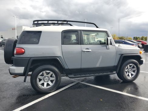 Used 2014 Toyota FJ Cruiser 4WD w/ Upgrade Package image 5
