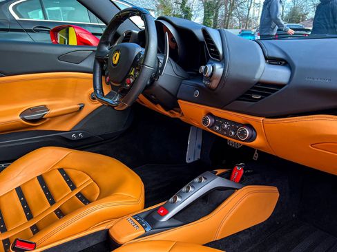 Used 2018 Ferrari 488 GTB image 26