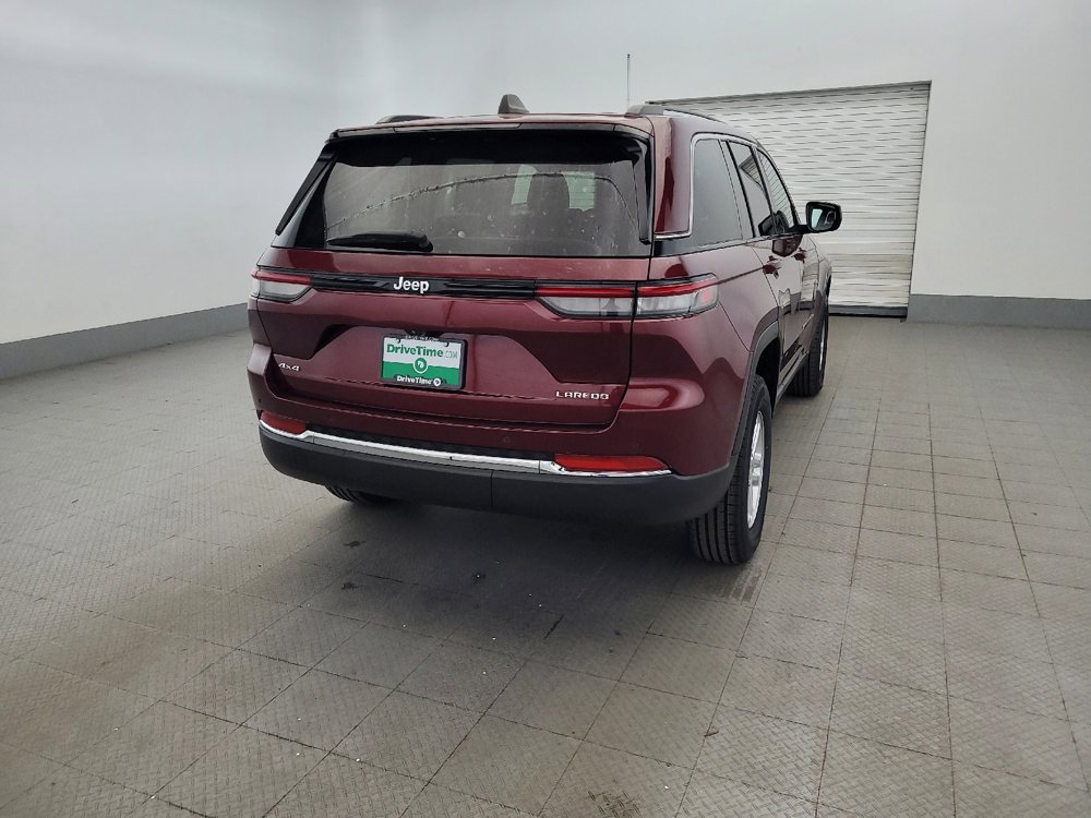 Used 2023 Jeep Grand Cherokee Laredo w/ Luxury Tech Group I AWD/4WD image 7