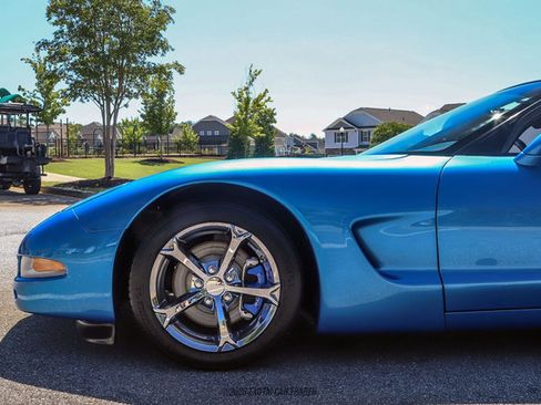 Used 1998 Chevrolet Corvette Coupe w/ Roof Pkg RWD image 4