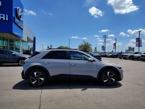 New 2025 Hyundai Ioniq 5 SEL RWD image 8