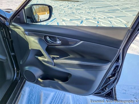 Used 2019 Nissan Rogue S w/ Special Edition Package image 29