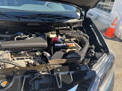 Used 2014 Nissan Rogue SV image 59